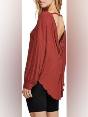 Free People Ribbed Balloon-Sleeve Top in Rust Red